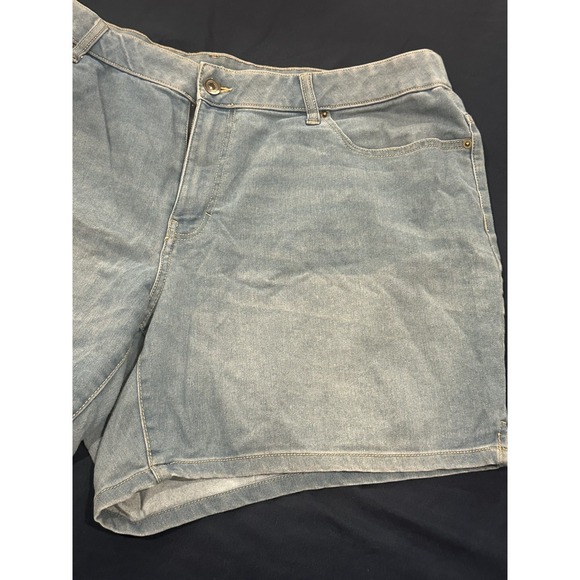 Terra & Sky Womens Light Wash Denim Jean Shorts Plus Size 5 Inch Inseam - Picture 10 of 12